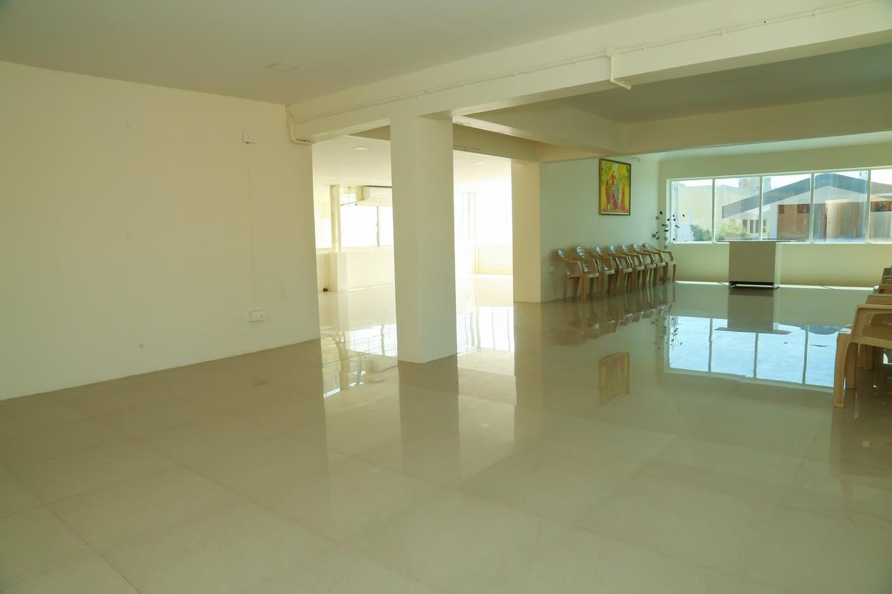 Hotel Oyo 8486 Near Railway Station Tirupati Exterior foto